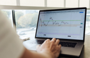 Binary Options Basics Call and Put Options, Expiry Time, Strike Price 3