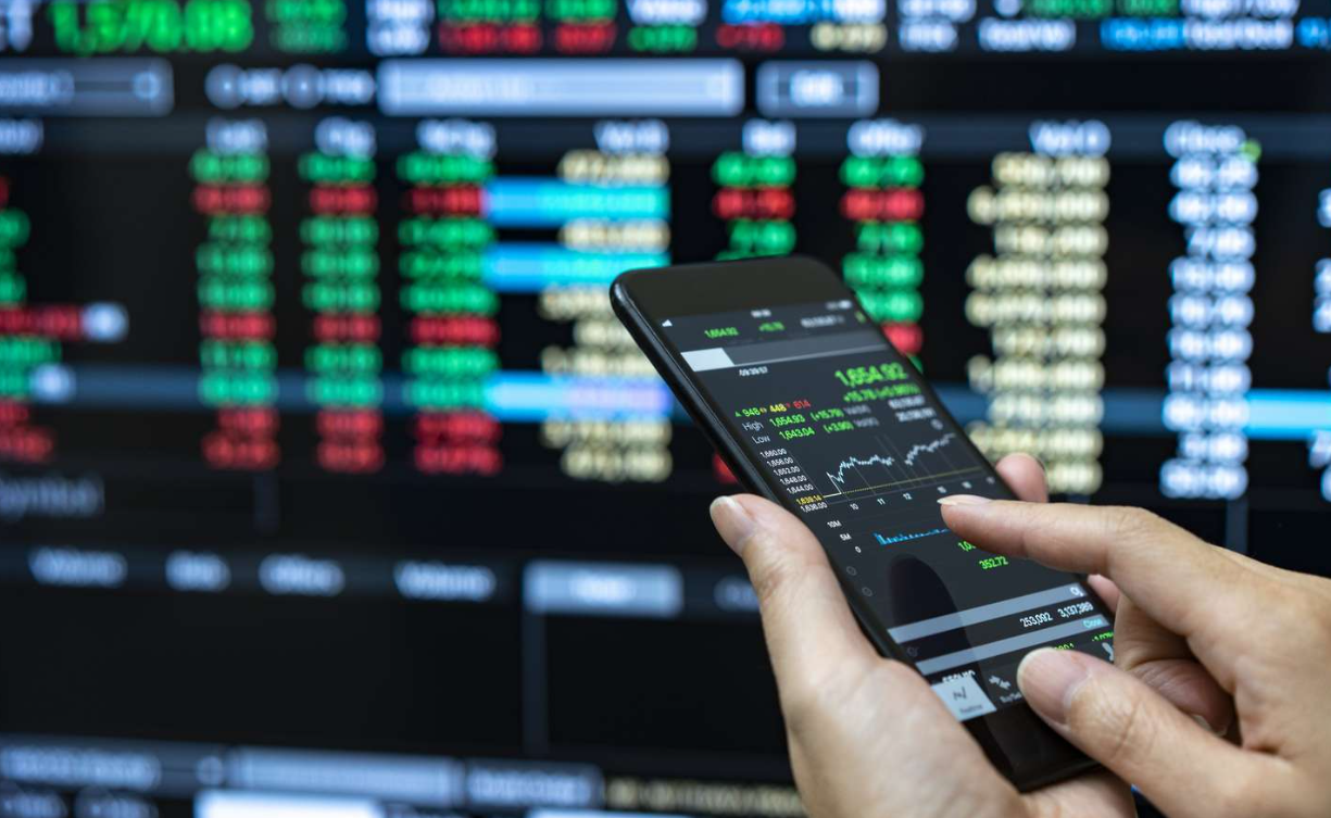 รีวิวเชิงลึกของ Interstellar สำหรับเทรดเดอร์ในประเทศไทย 2